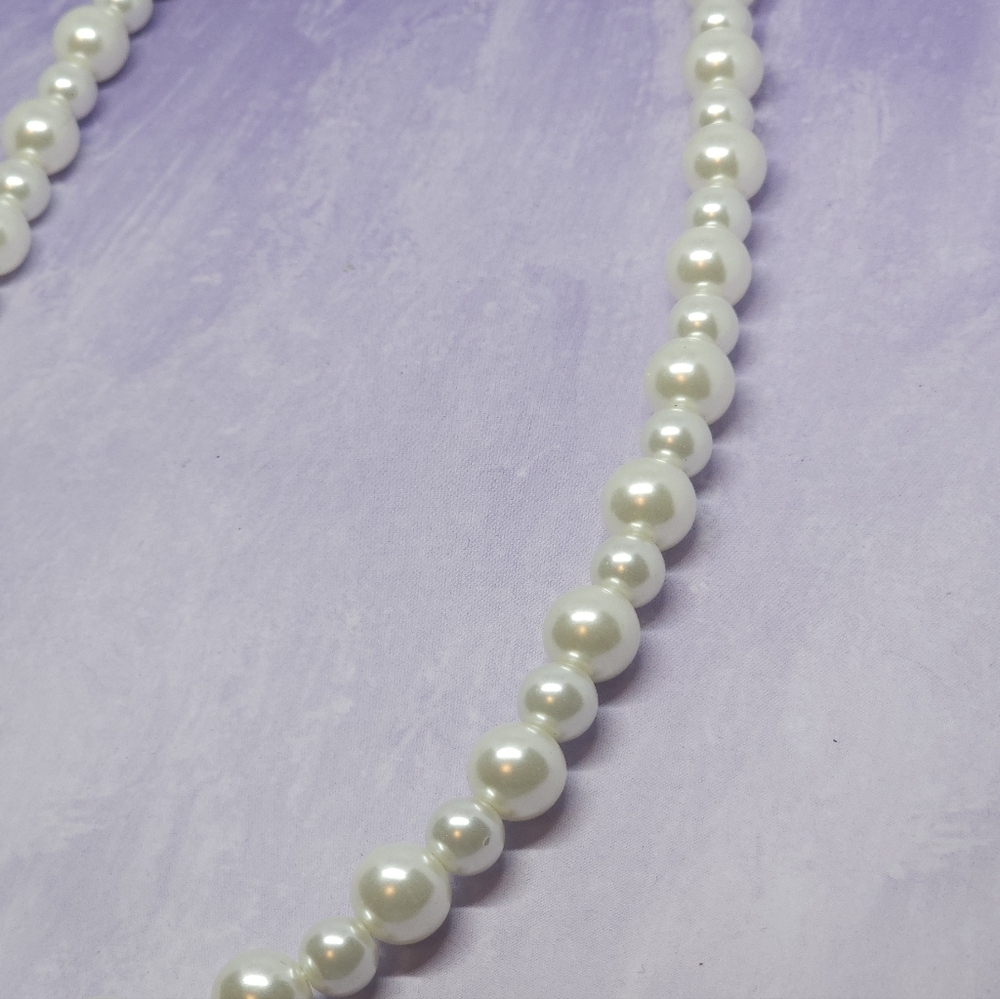 5 for $20 Chloe + Isabel Faux Pearl Necklace Decorative Clasp - Picture 6 of 8